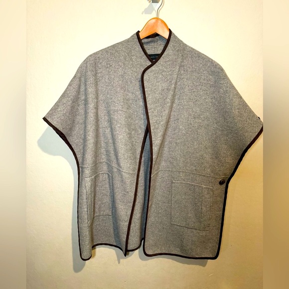 Zara Woman Hand Made Wool Blend Poncho Gray Cape Size M - Picture 3 of 11